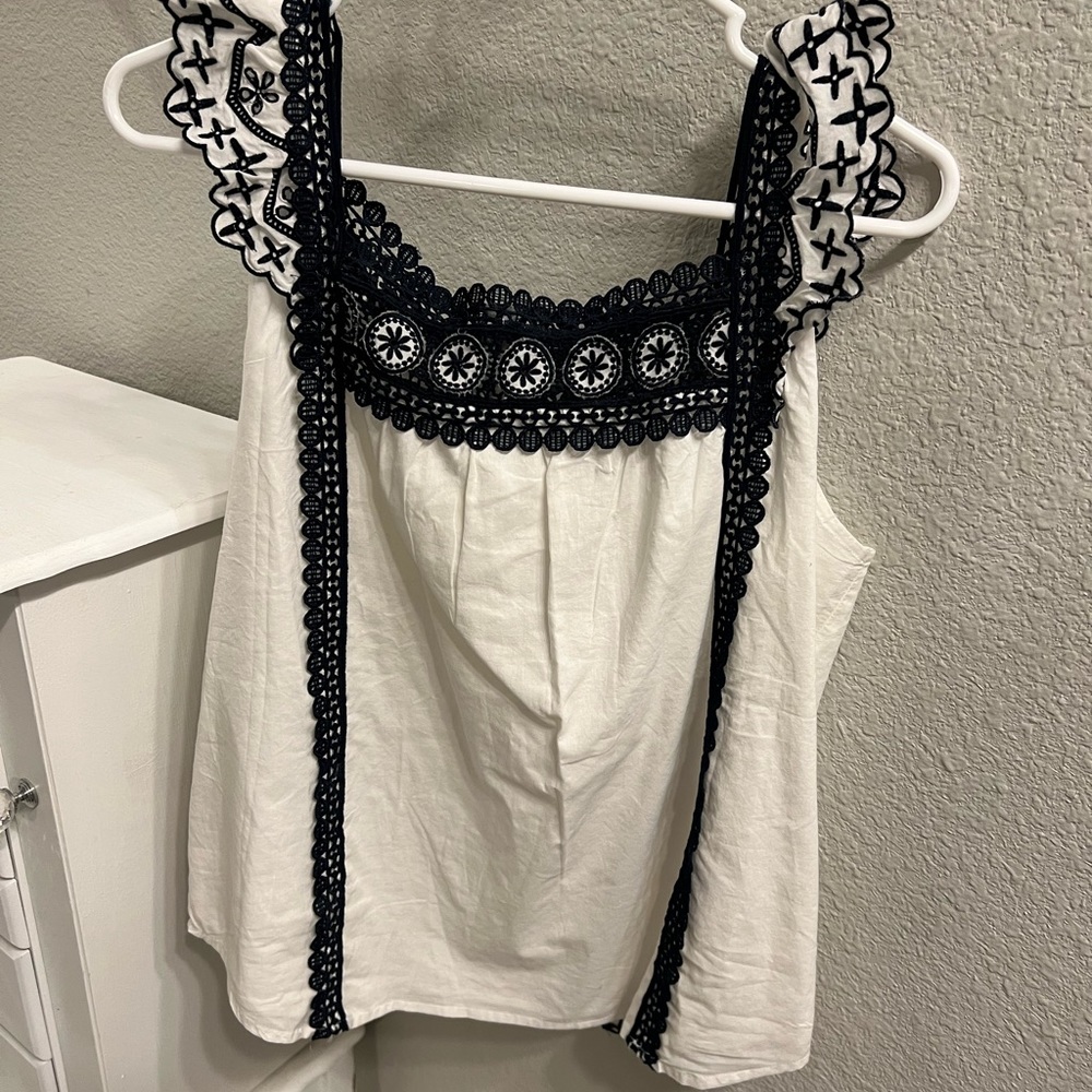 J CREW NWT SIZE M WHITE AND NAVY